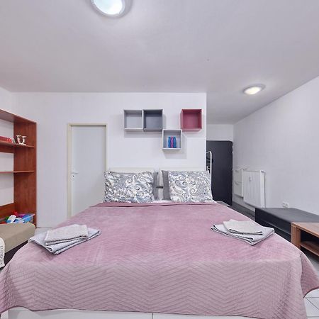 Relax Apartment Bratislava Bagian luar foto