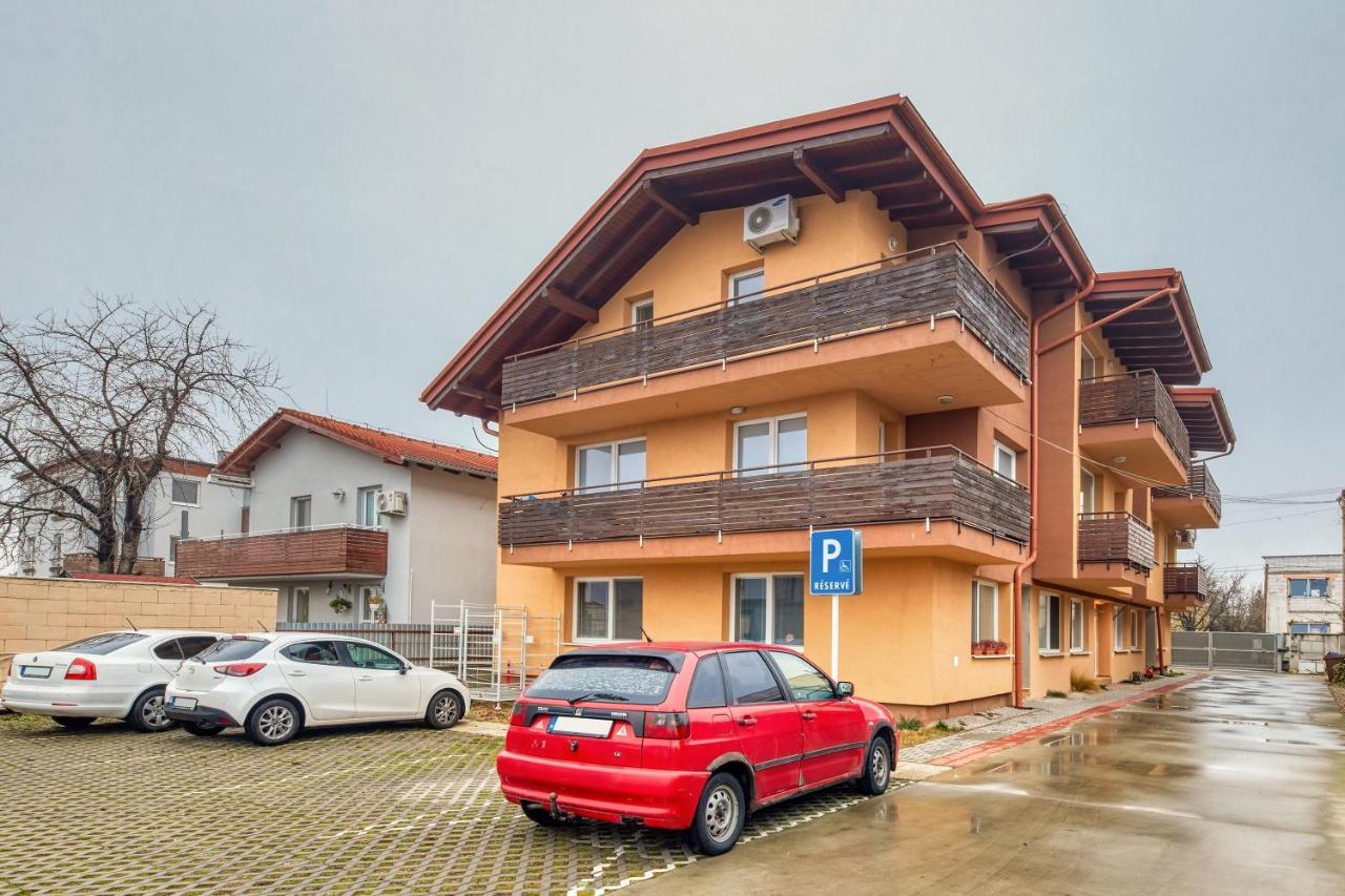 Relax Apartment Bratislava Bagian luar foto