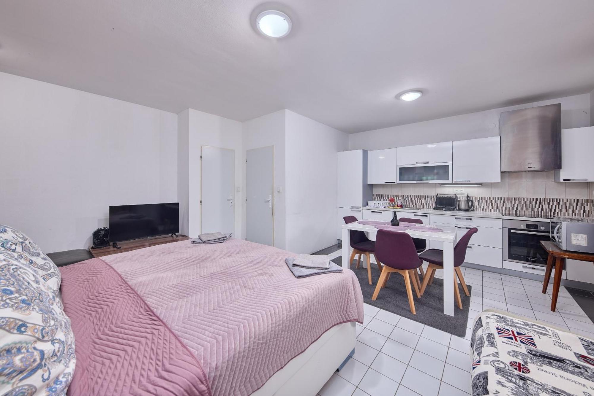 Relax Apartment Bratislava Bagian luar foto